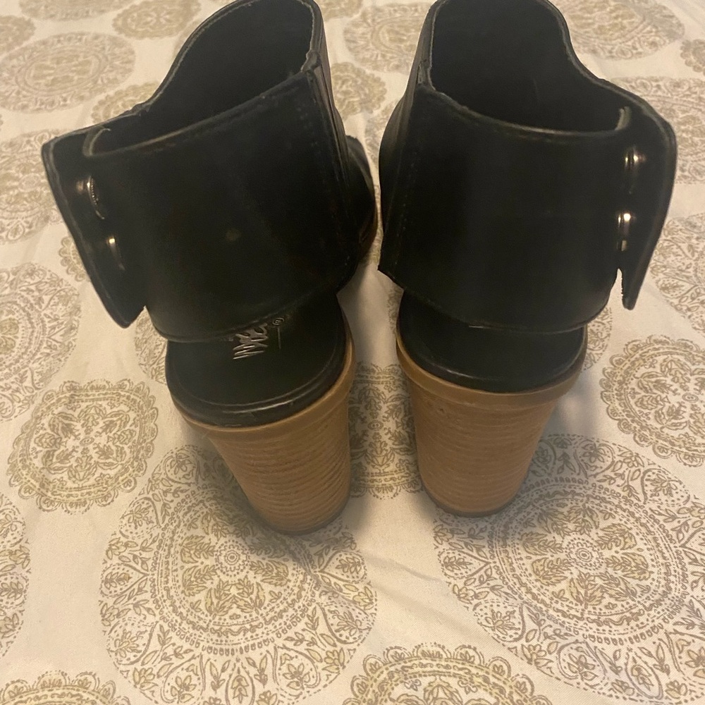 Short Booties - Picture 3 of 5